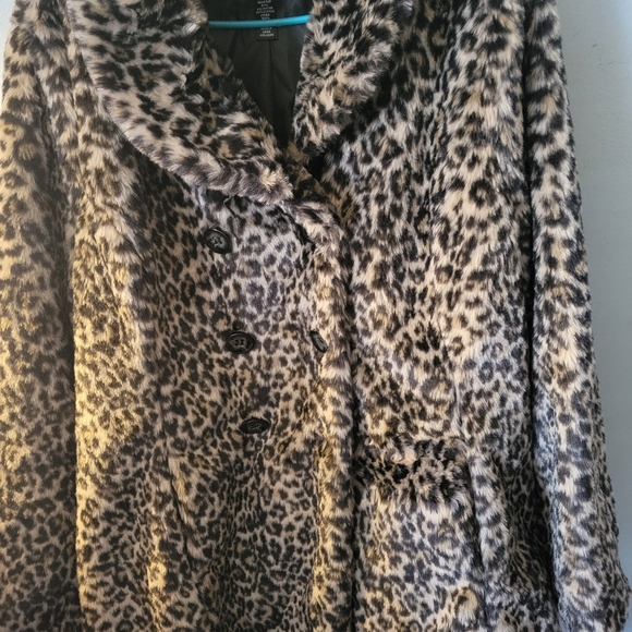 Faux fur xl woman's winter coat - Picture 2 of 4